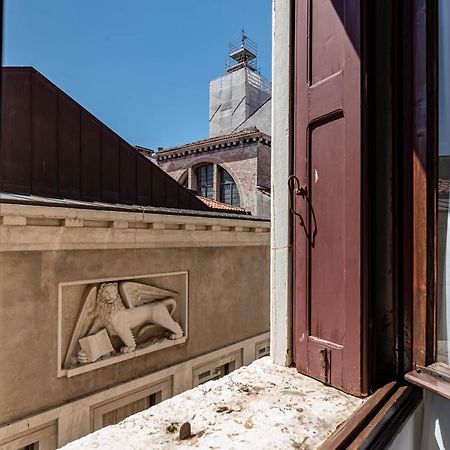 Venezia-San Marco View On Luxury Shopping Street Apartment Exterior foto