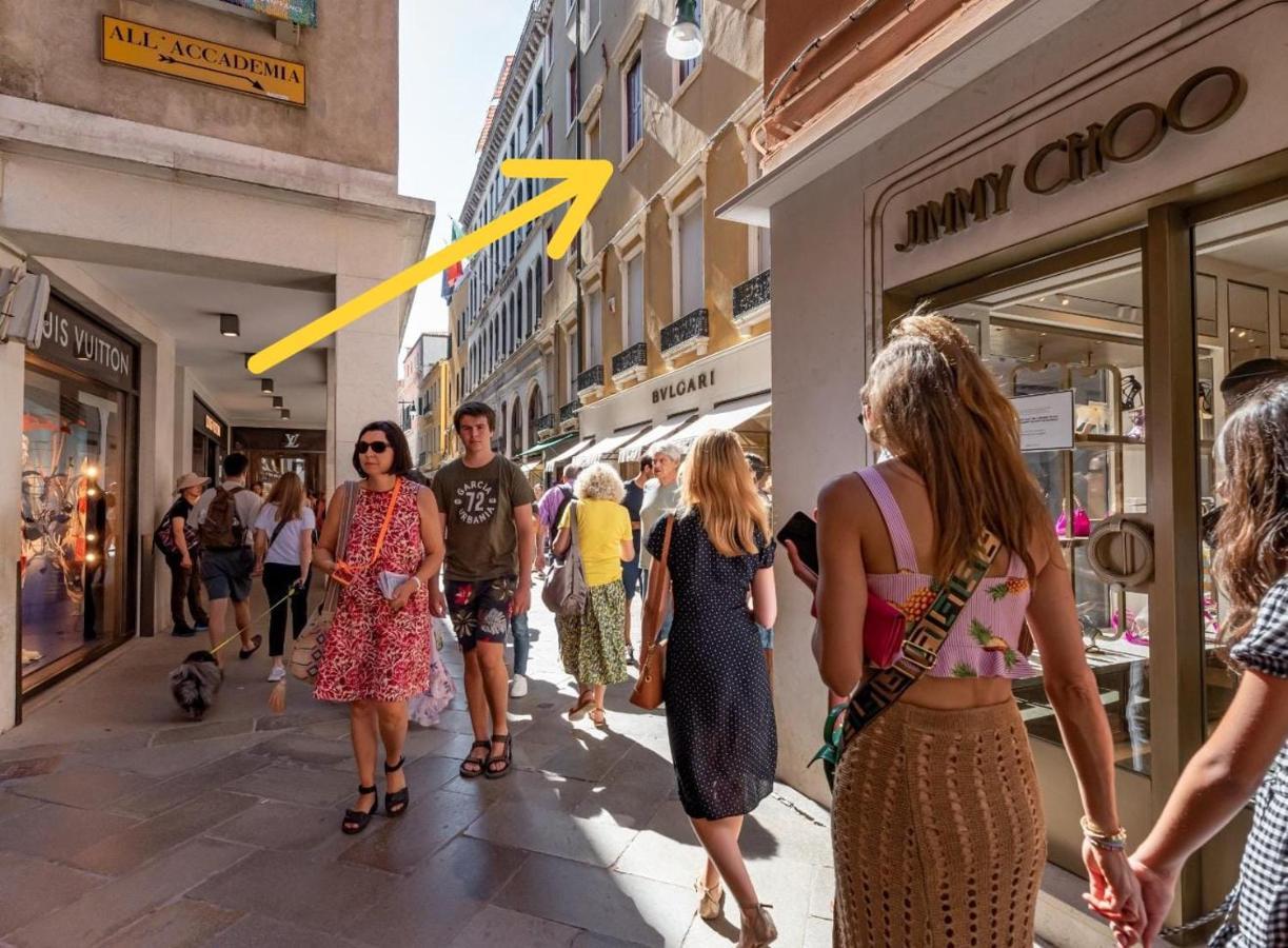 Venezia-San Marco View On Luxury Shopping Street Apartment Exterior foto